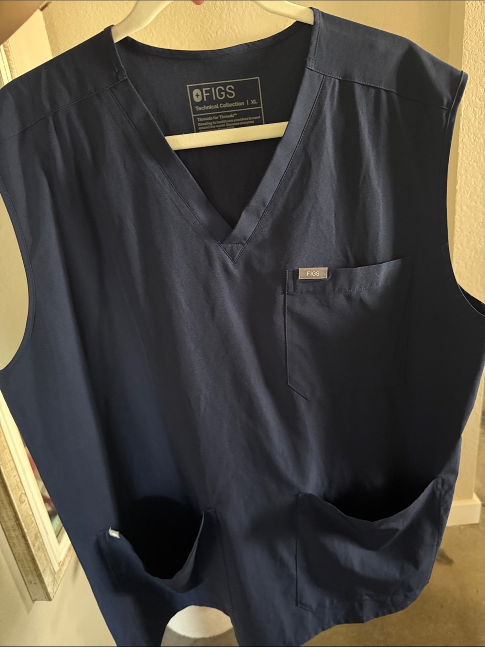 FIGS Men's Navy Sleeveless V-Neck Technical Top